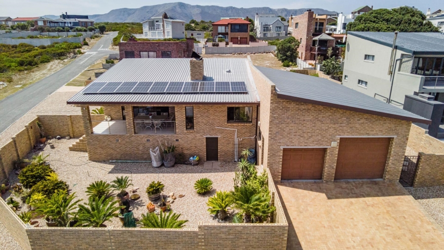 4 Bedroom Property for Sale in De Kelders Western Cape